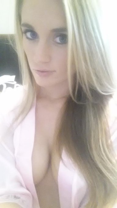 Going live any min. Hurry and let's play :) http://t.co/JTp5jVdpwV
