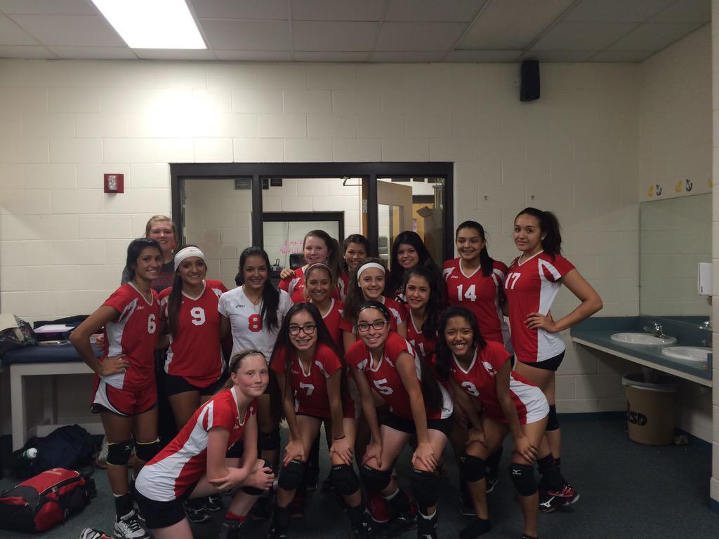 sarai_garay's tweet image. winning against ur rivals is the best feeling ever..... U WISH U WERE BRONCHO! 😉🅾 #GotDatW!