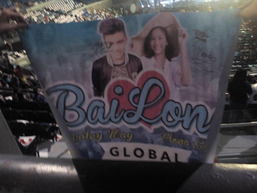 CharlesPewds's tweet photo. "@BaiLona_Global: We're ready for #ShowtimeKapamilyaDay!💙❤️ http://t.co/rJ2gwOcYZs"
