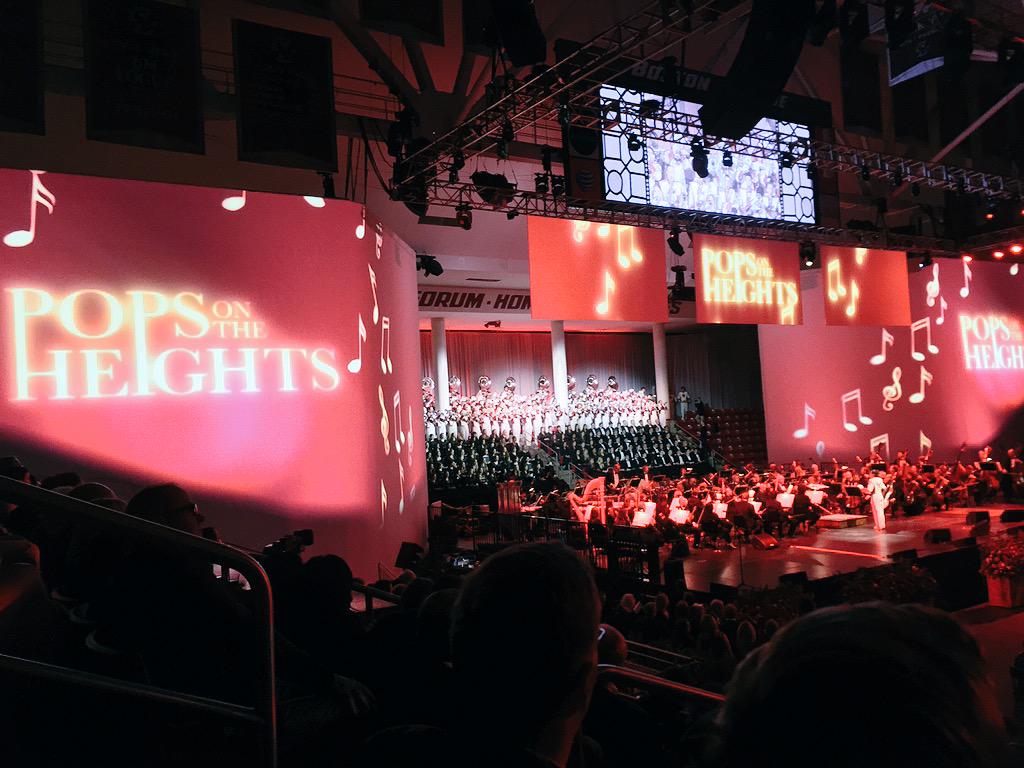 ShawLeadership's tweet photo. It's Parents' Weekend and that means that Pops on the Heights is in full swing! #BCPops http://t.co/g8UcsG2QQV