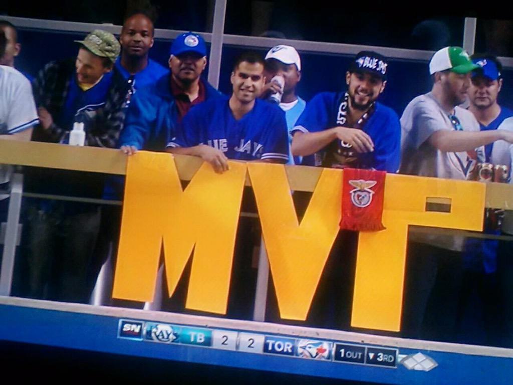 Sergio_R81's tweet photo. Mesmo no beisebol Americano dos @BlueJays o @SL_Benfica está sempre presente! 

Cc @BlueJays08 

#CarregaBenfica http://t.co/tFrvxhPPWh