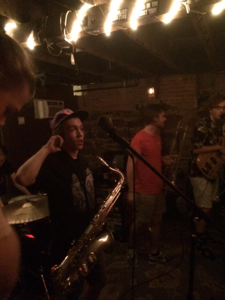 PRTYNTGRVS's tweet photo. #IAmClarkKent showing everyone a good time at #JandJsPizza @oaktopiafest #Denton #Oaktopia2015 http://t.co/YSerHUjwyO