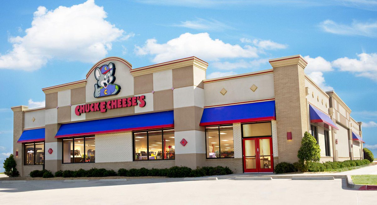Portafolioco's tweet photo. Chuck E. Cheese’s tendrá su primer local en el centro comercial Atlantis Plaza http://t.co/yE0DZf1dKV http://t.co/wcxO5sDhoe