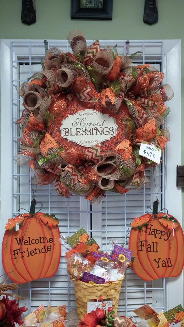 MistyWitcher1's tweet photo. #supercute #yougottahaveone #fallwreaths #ilovetomakewreaths http://t.co/dz69KERoLX
