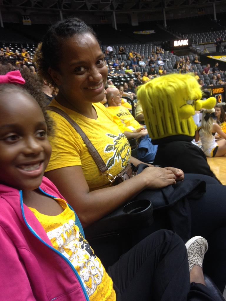 TheChantelyLace's tweet photo. Overcoming her mascot fear! #watchus #Shocktherapy http://t.co/youRsxrbc0