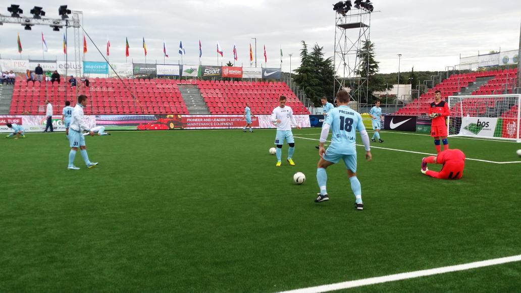 Ogrevanje pred četrtfinalno tekmo SLO : .<a href="/Minifotbal/">Minifotbal Romania</a>, prenos ob 9h na 2. programu .<a href="/Sport_Klub_Slo/">Sportklub Slovenija</a> #miniEURO2015