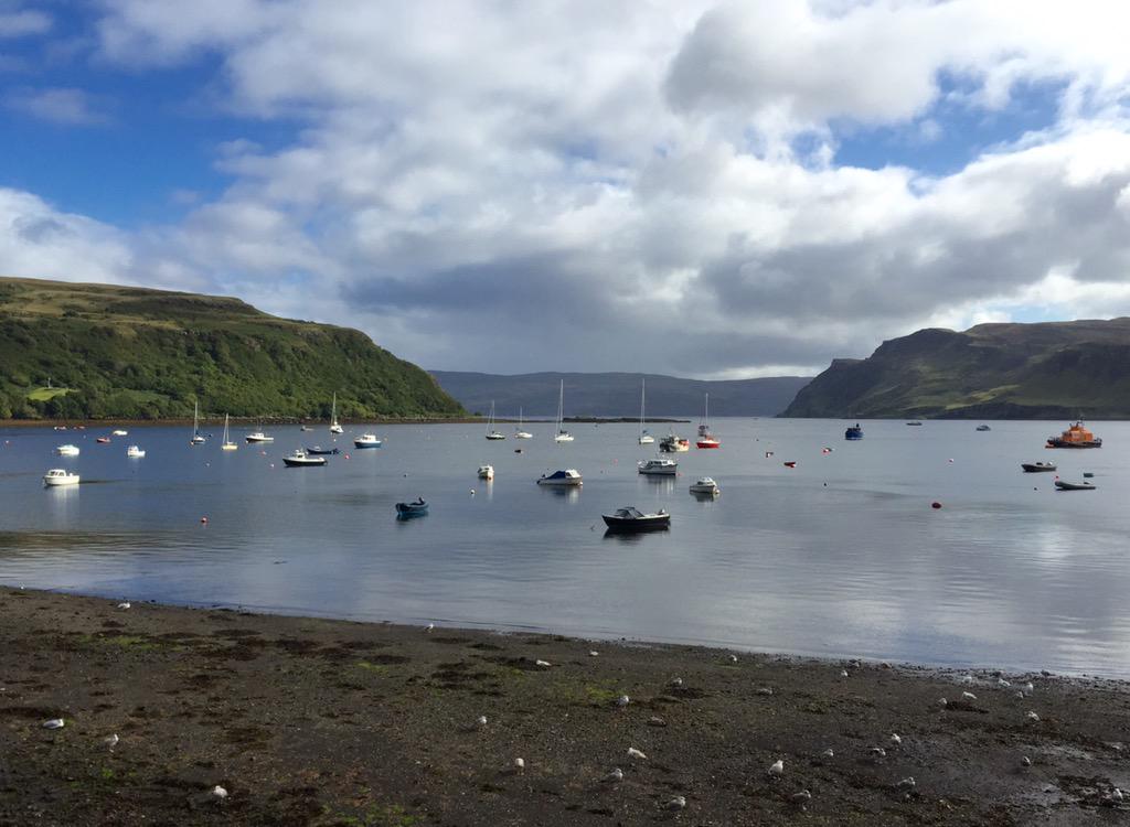 mariapwl18's tweet photo. Goodbye to Isle of Skye's MAJESTIC beauty, will meet again #Scotland @clansandcastles http://t.co/5haaIxkmVQ