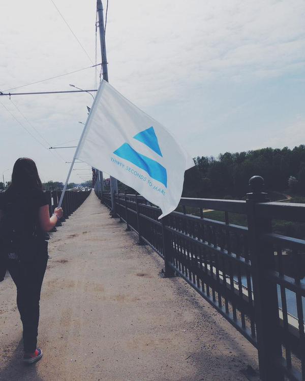 30SECONDSTOMARS's tweet photo. And the story goes on. | 📷 @sashagur011 #ECHELON http://t.co/BUDxkdwar9
