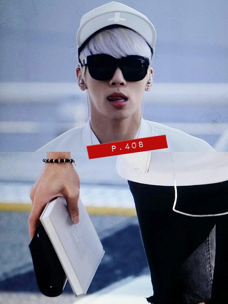 150926 Jonghyun @ Aeropuertos de Incheon y Suvarnabhumi {Rumbo a Tailandia} CPz90kLUEAArg1T