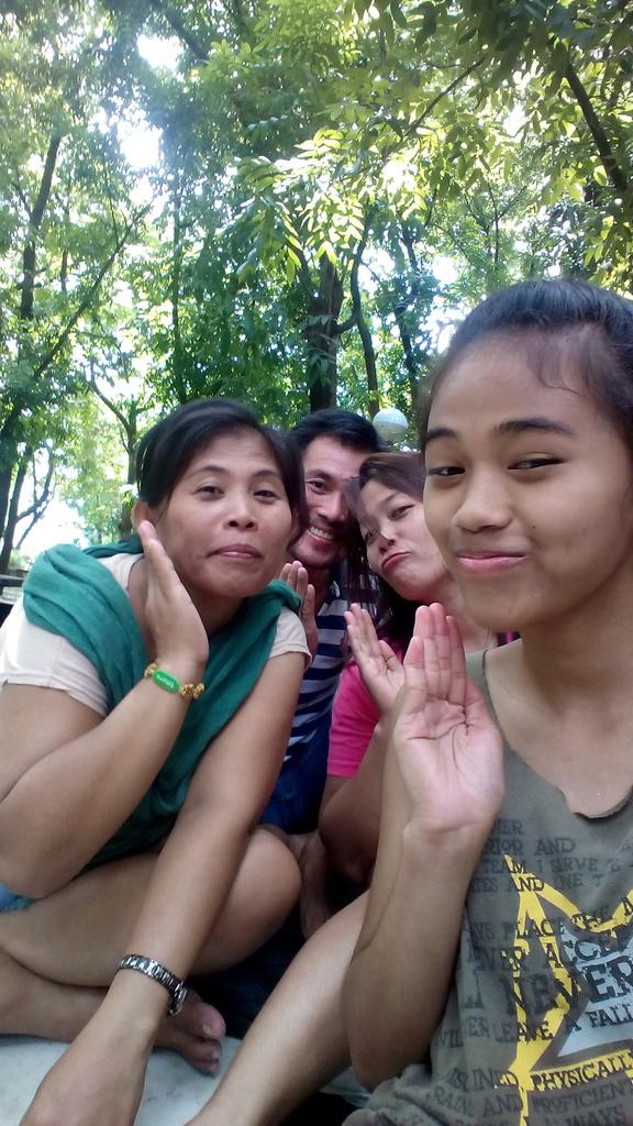 Evangeline Perez (EyesVangie) Twitter