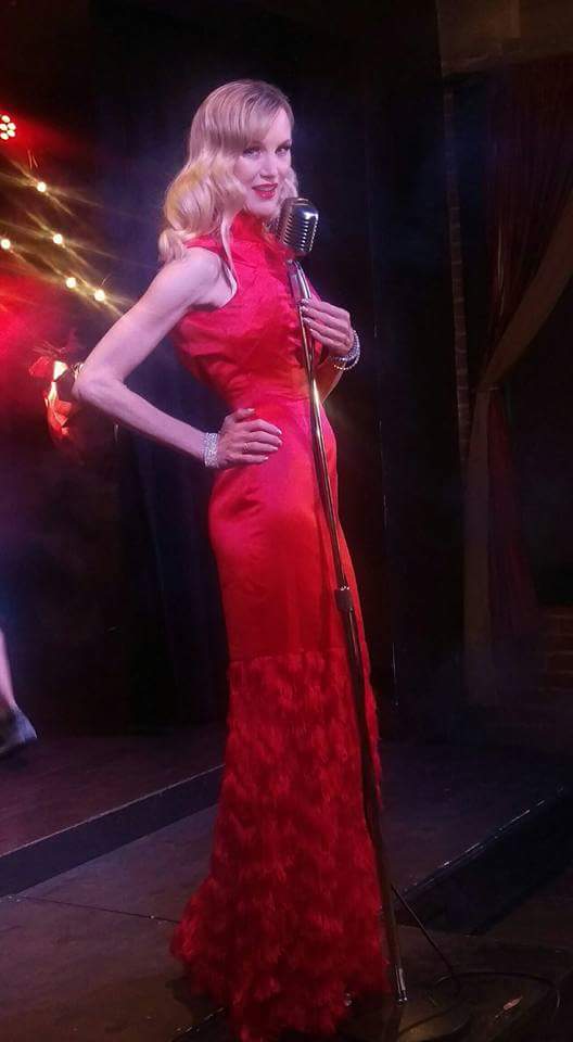 Knight_Jennifer's tweet photo. Filming my video for my new single #CantWeStartOverAgain !!! :) :) #Hollywood #Singer #JenniferKnight http://t.co/cuVXgzO2UT