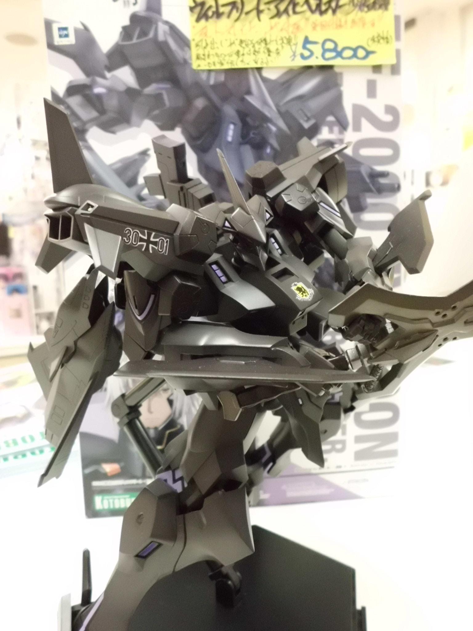 コトブキヤ日本橋 3f商品情報 副隊長機の前に Ef 00 タイフーン ヴィルフリート アイヒベルガー少佐機 5800 税 が好評発売中です 黒き狼王 が駆る漆黒のタイフーンを副隊長機を購入する前に作ってみては マブラヴ Http T Co Nnnrlxei1e