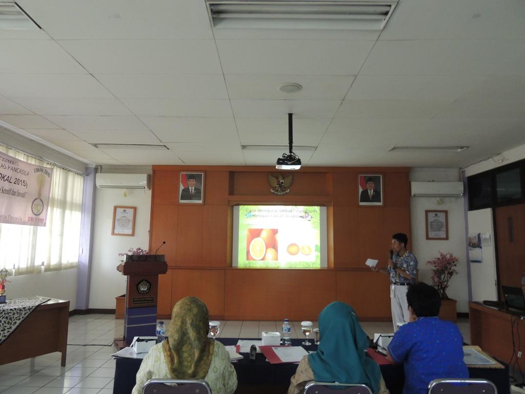 Kegiatan presentasi ketiga yang disampaikan oleh Adrian dari <a href="/SMAPKPJIS/">SMA PKP JIS</a> :D