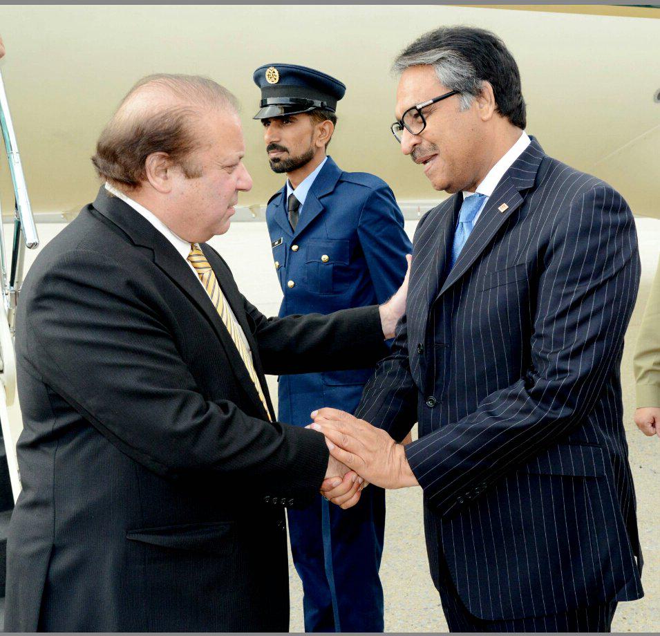 pmln_org's tweet photo. PM Sharif's plane lands in New York. He was received at the airport by Pak's Ambassador to US Jalil Abbas Jillani http://t.co/XztpIgf9vD