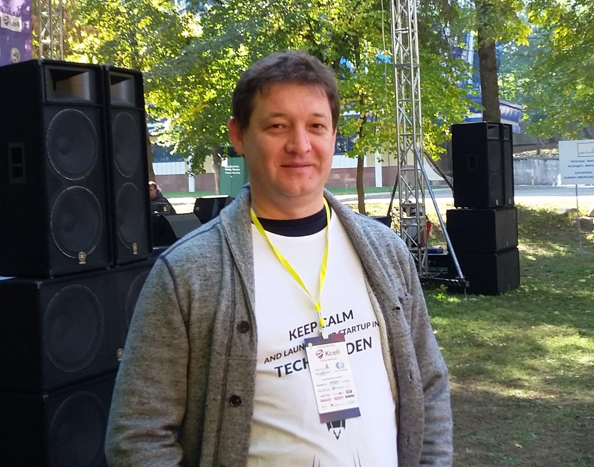 KazPressClub's tweet photo. #techgardenfest #СанжарКеттебеков Ведущие Алибек Хасенов и Ерасыл Аубак��ров http://t.co/W0QTgDFuIL