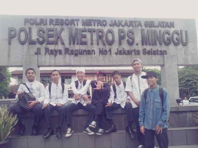 @kapalblokem75 Jum'at barokah sunday market pada waktu itu . Flaskback dikit gpp kan min hehehe