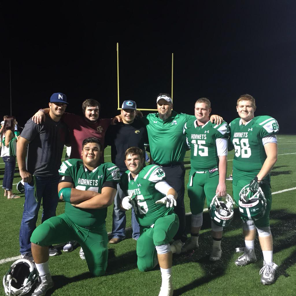 bo_maines's tweet image. Dline Mafia, the old and the new. Protect the family. It's a great day to be a hornet!
