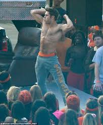 TeamTayDLautner's tweet photo. http://t.co/nf2vMDttd1