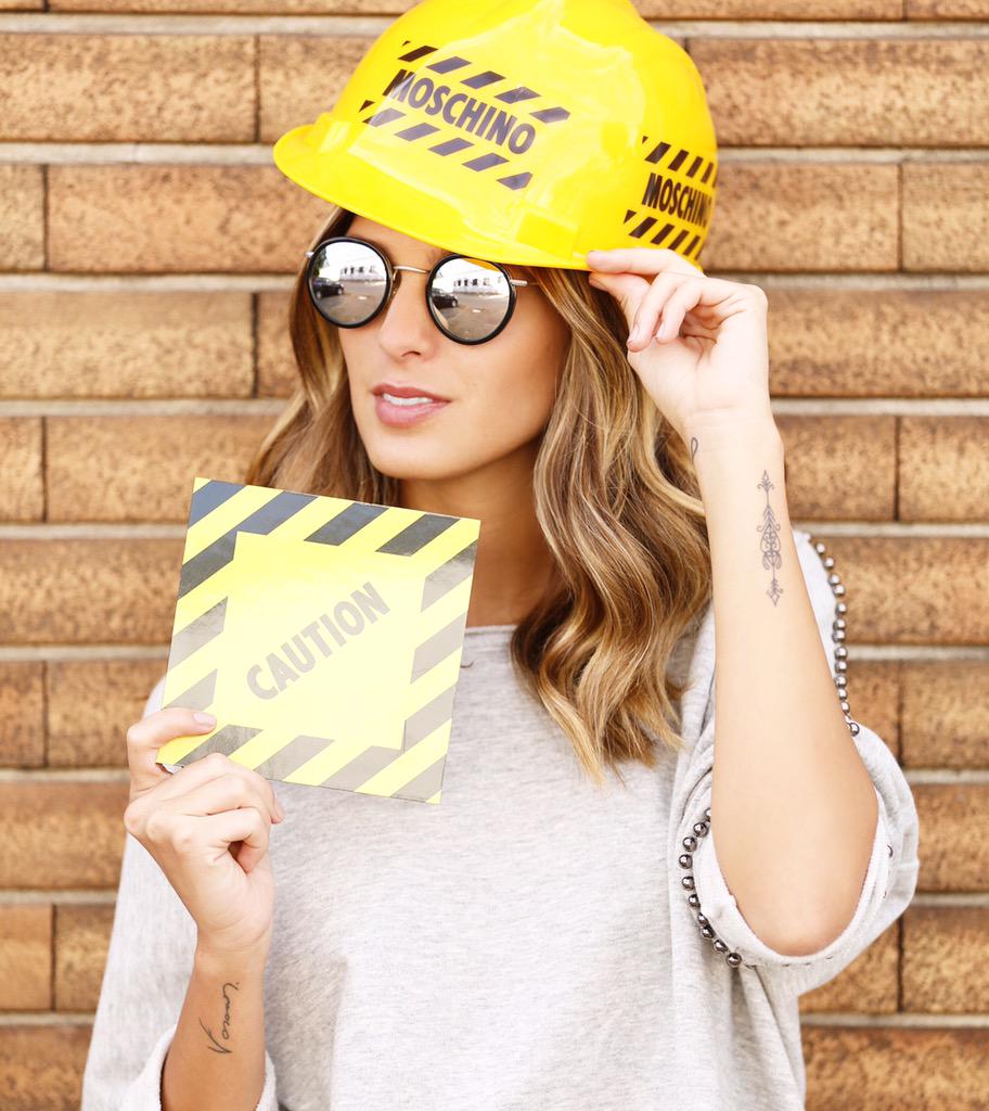 Anna_Fasano's tweet photo. @moschino invitation 🚫🚸⚠️ #MFW #havingfun #newhat ⚠️ http://t.co/YlbFnwZfLM