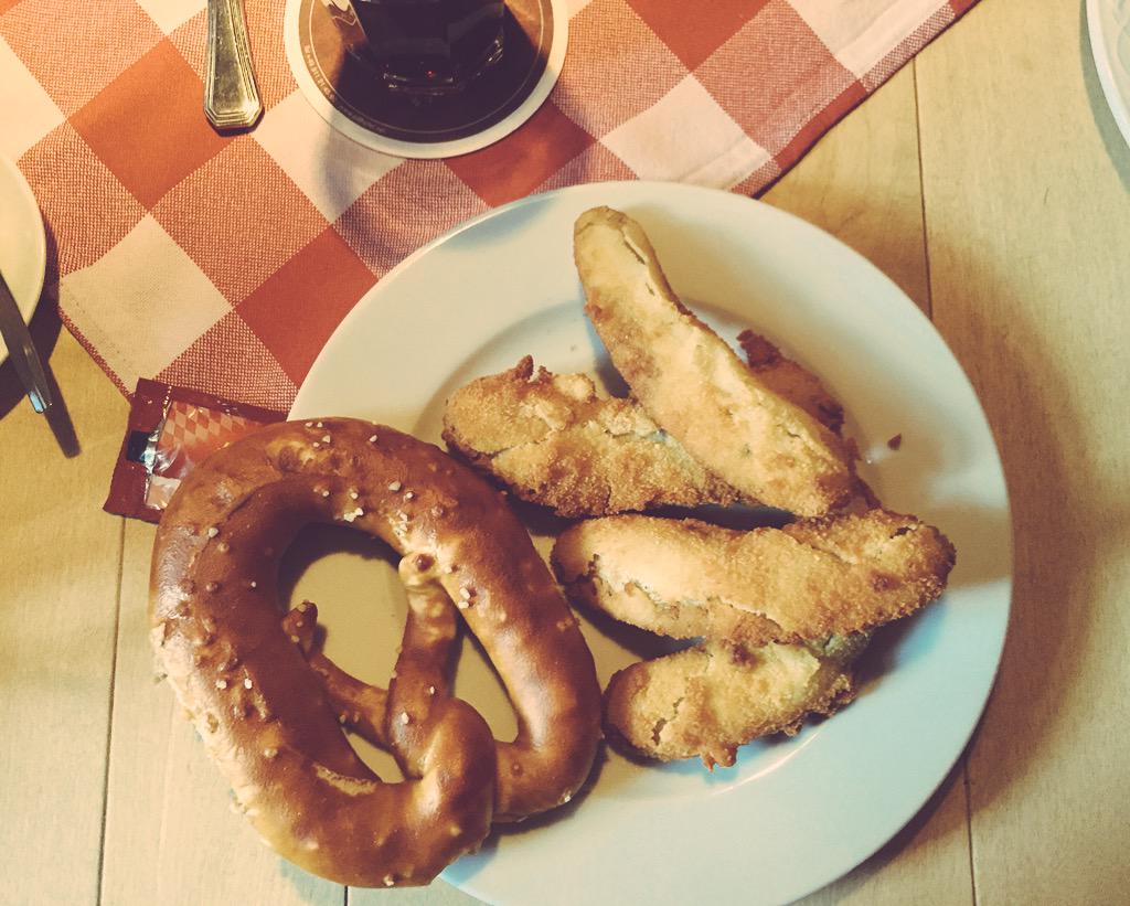 NormalerFahrer's tweet photo. Frag nicht was für Frühstück.... #isso #normaletour http://t.co/95XTGJAfDx