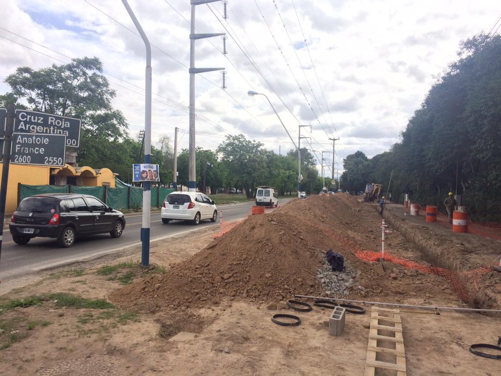 MestreLabaque's tweet photo. Avanza importante obra de cloacas en zona sur para evitar desbordes cloacales, 1850 mts lineales. @ramonjmestre http://t.co/c2xbr92gIg