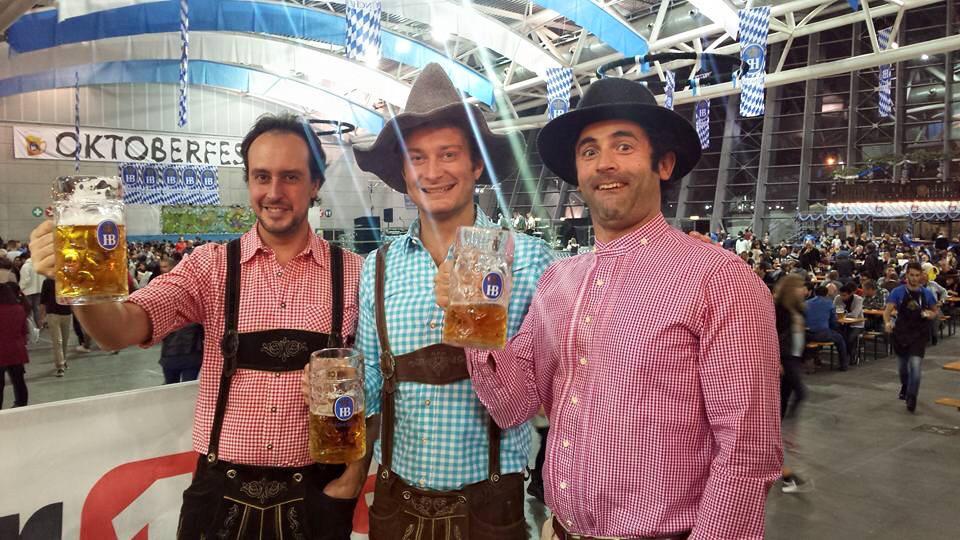 LingottoFiere's tweet photo. Intanto all'Oval... #OktoberFest!!! #OkTo15 #torino http://t.co/j9KWZf50XN