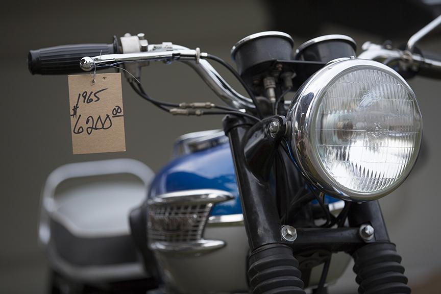 TriumphAmerica's tweet photo. She's waiting for you at @BarberMotorPark Vintage Festival Swap Meet. #BVF2015 http://t.co/ubheAefnya