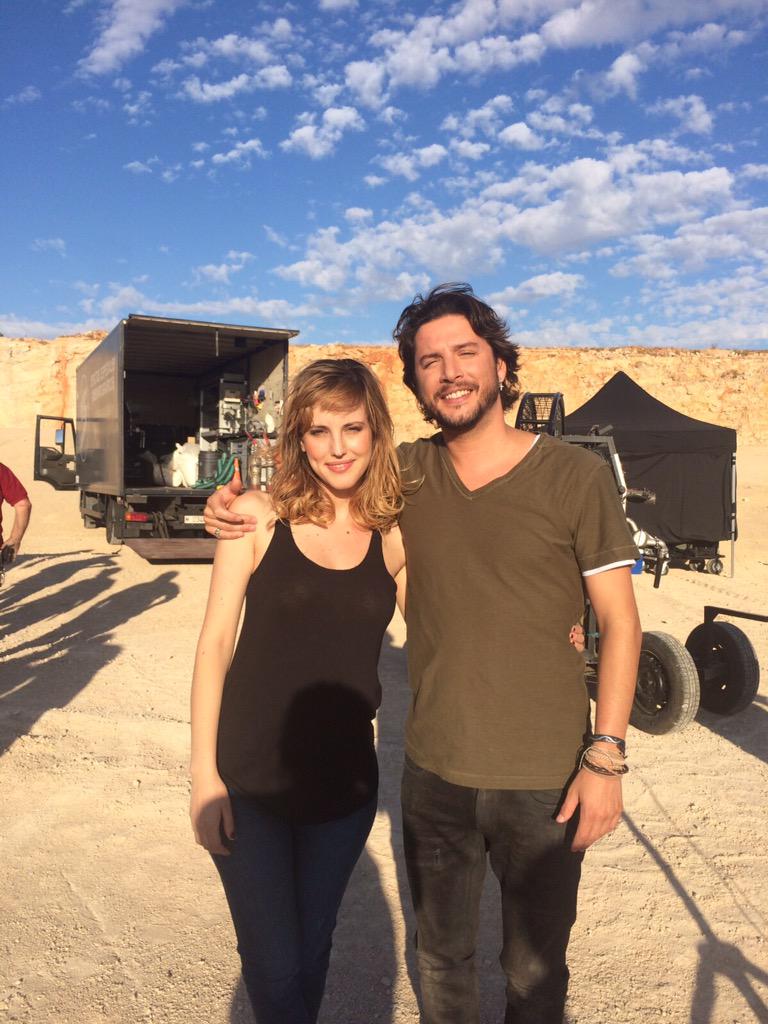 manuelcarrasco_'s tweet photo. Un placer haber podido contar con esta gran actriz @NataliadeMolina un besito 😊😘 http://t.co/00m5DmPPDk http://t.co/kFYC7bysTI