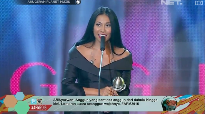 mdtvindonesia's tweet photo. Congrats! @Anggun_Cipta mendapatkan Anugerah Rentas Planet #APM2015OnNETtv http://t.co/VXIZ7LY4MN
