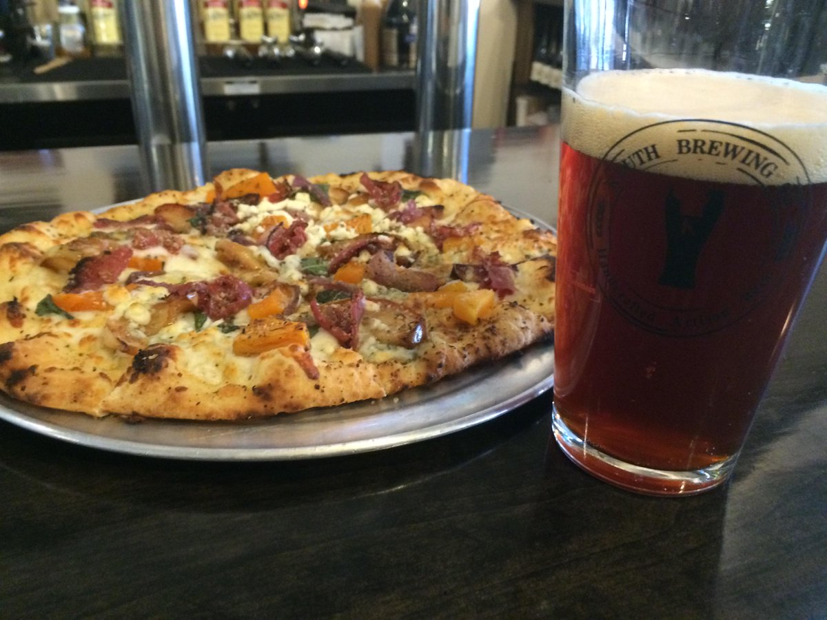 knuthbrewing's tweet photo. Happy Harvest is our pizza of the day and that's an ice cold pint of our Red House Ale, Yum! http://t.co/bQ3DxiD4YW