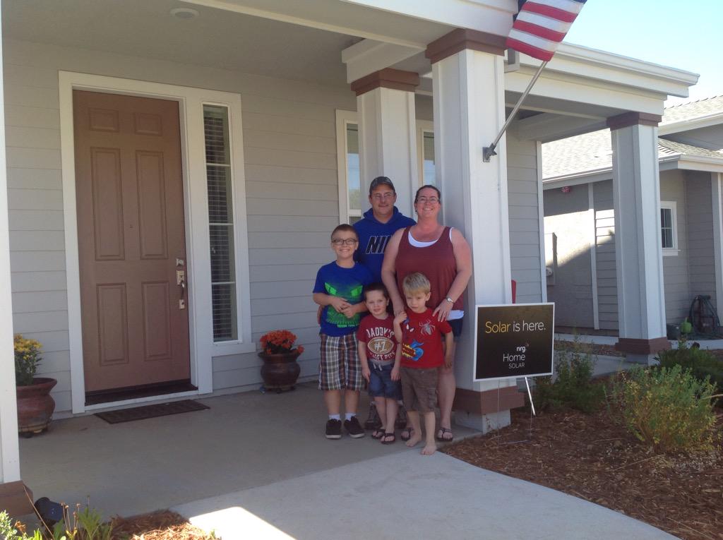 SolarNinjaMike's tweet photo. The Hicks Family are excited to join our fast growing NRG Family! #NrgHomeSolar #NrgHappyFaces http://t.co/tf3QIwicRy