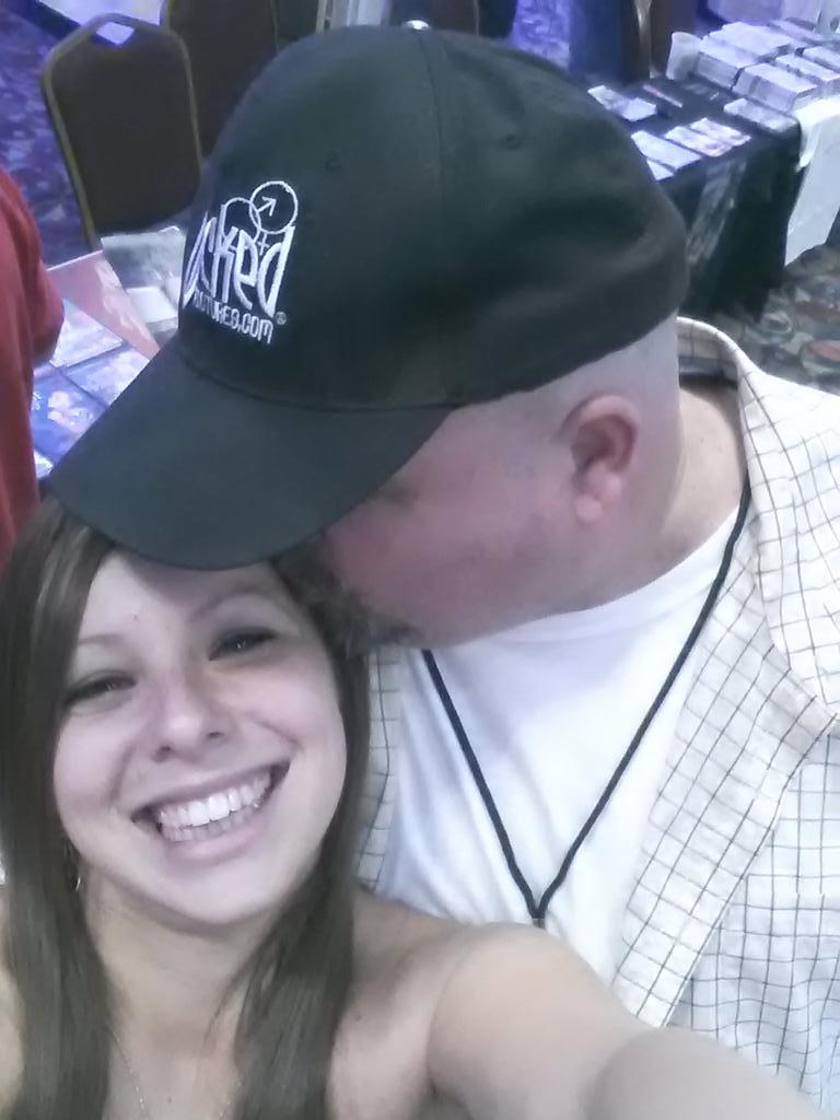 I love my fans ♡♡ @dennisb407 http://t.co/V77CWwnF0x