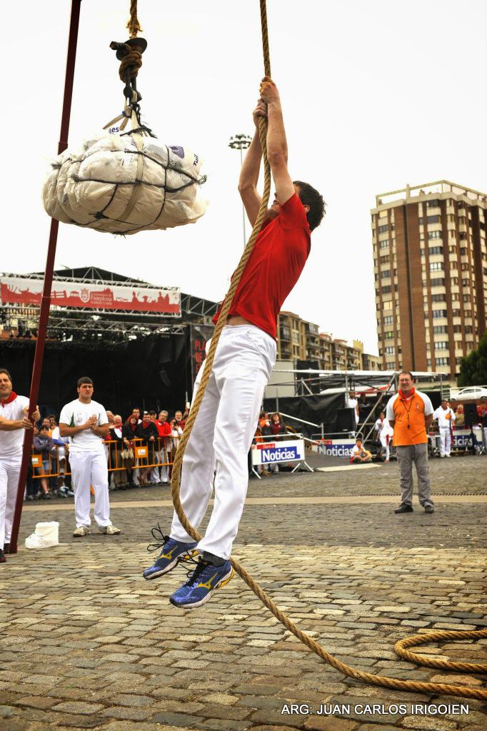 herrikirola's tweet photo. XAGU LESAKA: INFO CAMP. EUSKADI LEV. DE FARDO LEIOA ENLACE:http://t.co/sxzXyBtT2Y 
#herrikirolak #deporterural http://t.co/yDyOT93HLg