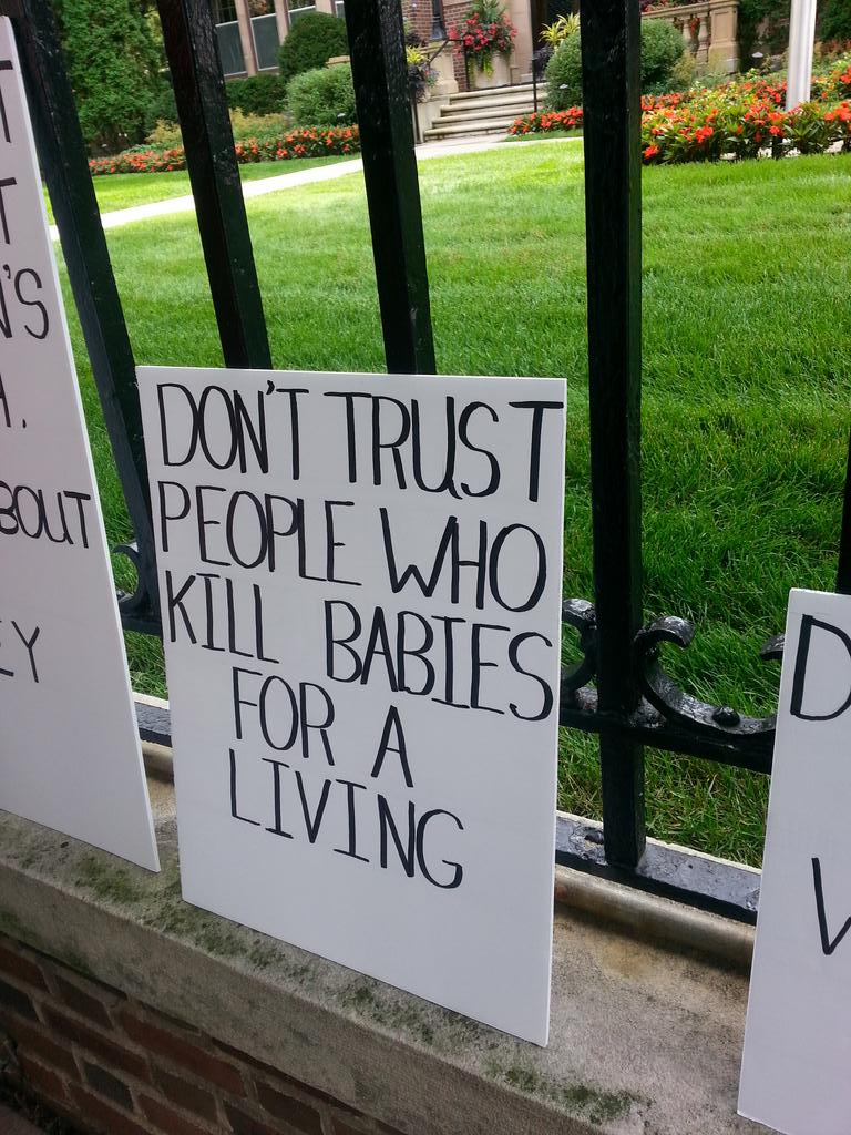 vondrachek's tweet photo. #ppprotest #DefundPP http://t.co/rnyeW8s4Qt