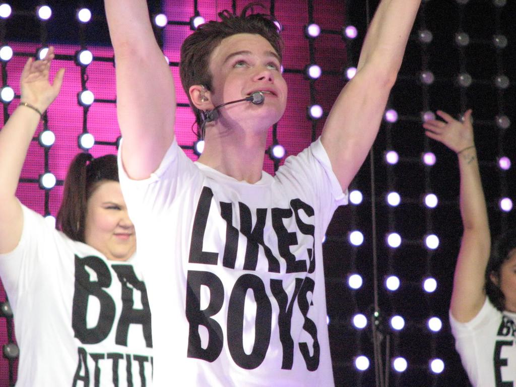 goldDyuji1's tweet photo. @chriscolfer #picsoftheday #ASDFGHJKL #FetusChris #RememberWhen #kurthummel #GleeLiveTour #SoCute #flawless 😍😊❤🎤🎶🎵✌👀 http://t.co/HvdnsHzpjL