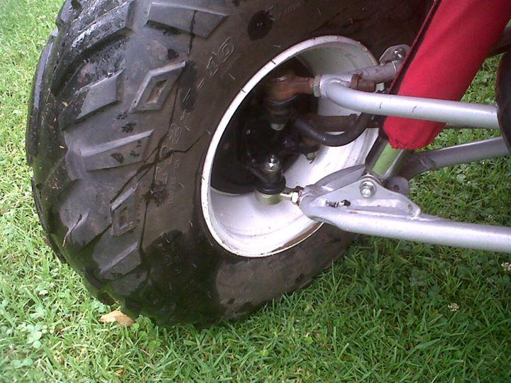 aaron_rivera24's tweet photo. Rotula inferior de parrilla nueva. Van las de Fiat 600 y Chevette sin ninguna modificacion. http://t.co/ovG8fbEeoQ