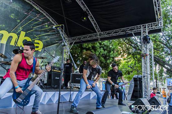 AnzonyArias's tweet photo. esxraño tripiarme los conciertos de @ResistorOficial @elzeus513 @joseresistor @OsRequena @AdalbertoDrum cabezas !!! http://t.co/yirZxecXTu