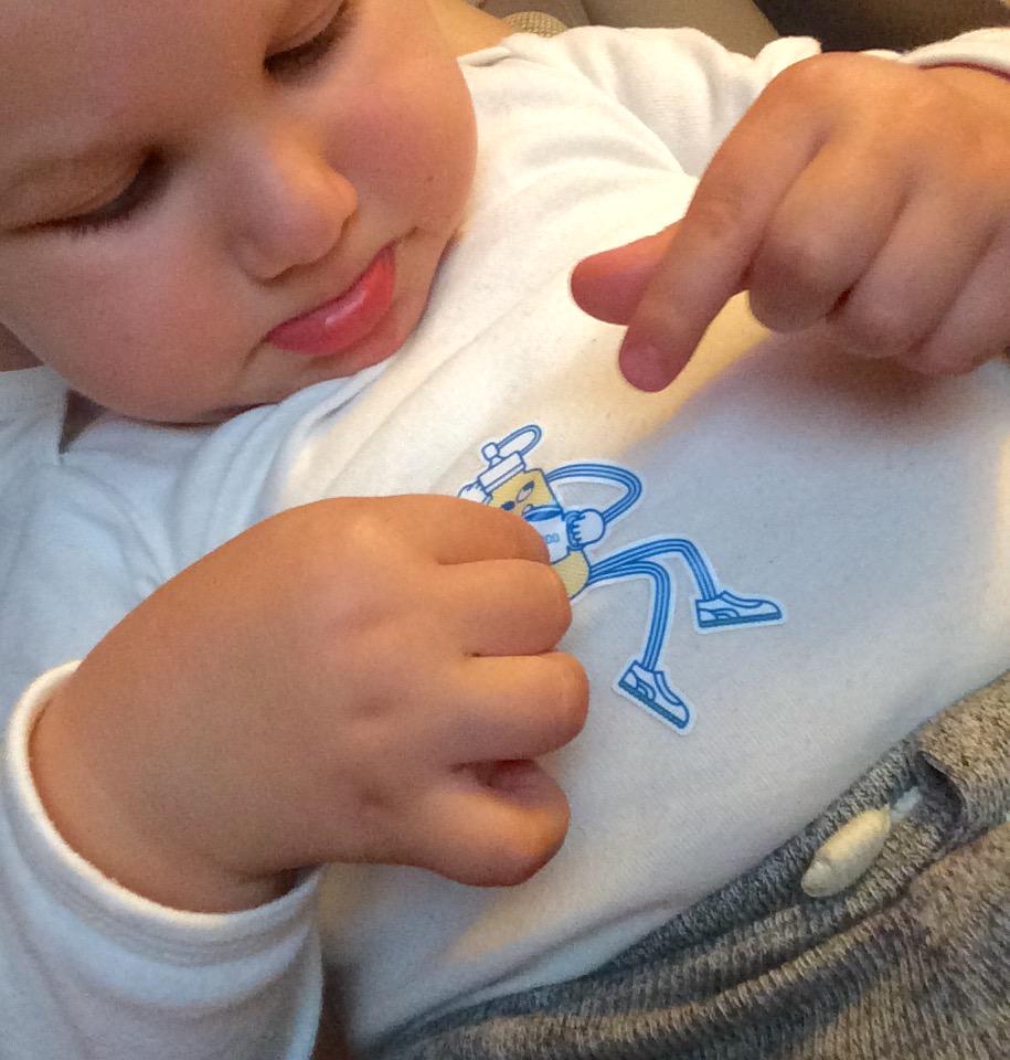 galinas's tweet photo. What is this fronteer doing on my shirt? @fronteers http://t.co/PoC8litIV4
