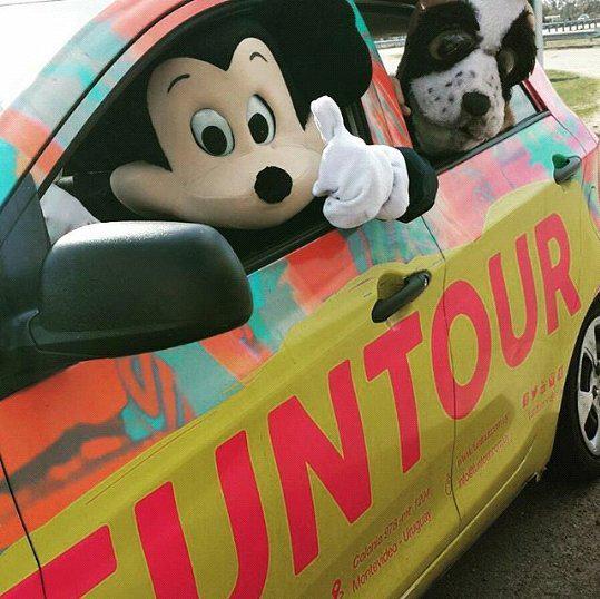 funtourviajes's tweet photo. El #FunBernardo se hizo un amigo nuevo en la #FiestadeLaPrimavera de #Dolores! #YoSoyFuntour #Funtour #friends #spr… http://t.co/3hHC3SnVdk