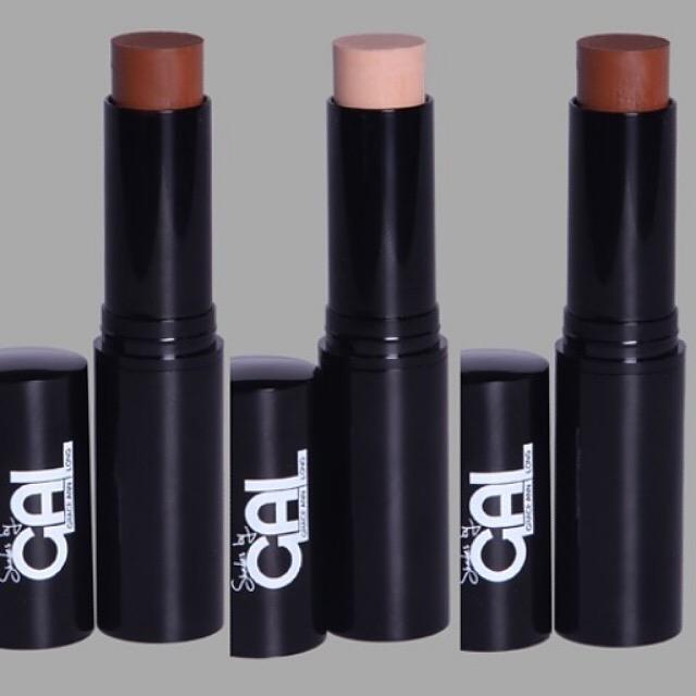 shadesbygal's tweet photo. Happy Saturday GALS! #enterGAL20 and get 20% off#Shadesbygal #gal #shades #foundationsticks http://t.co/IXDMO1MhLO