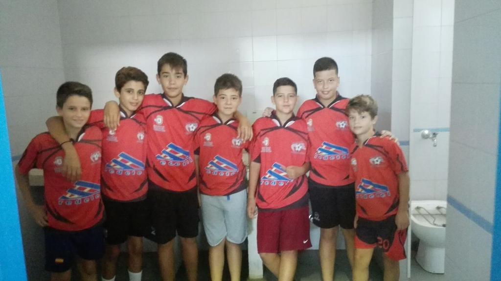 HGonar's tweet photo. El I Torneo Solidario de Fútbol Sala de Murgas Infantiles, en imágenes (y 5). Fotos de @ramonteneri http://t.co/QBPmtkWkeV