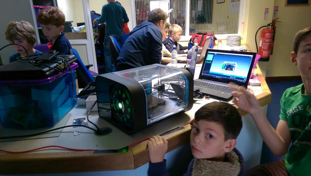 jon_pratty's tweet image. Hypnotised by 3d printing at Kestrel House, Eastbourne @techresorteb #codeweekeu #codeweek2015