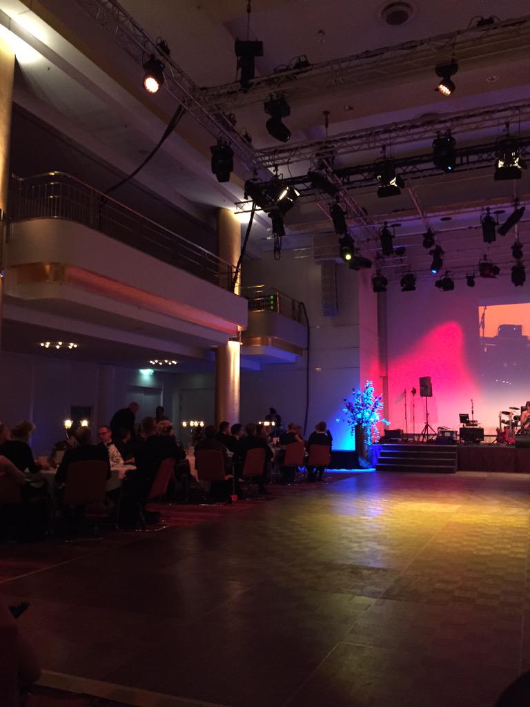 fegebanks's tweet photo. Fame Lab beim #Universitätsball. Gehirnfutter als Rahmenprogramm. Komplexe Sachverhalte ganz einfach gemacht. @unihh http://t.co/FME8N62wtQ