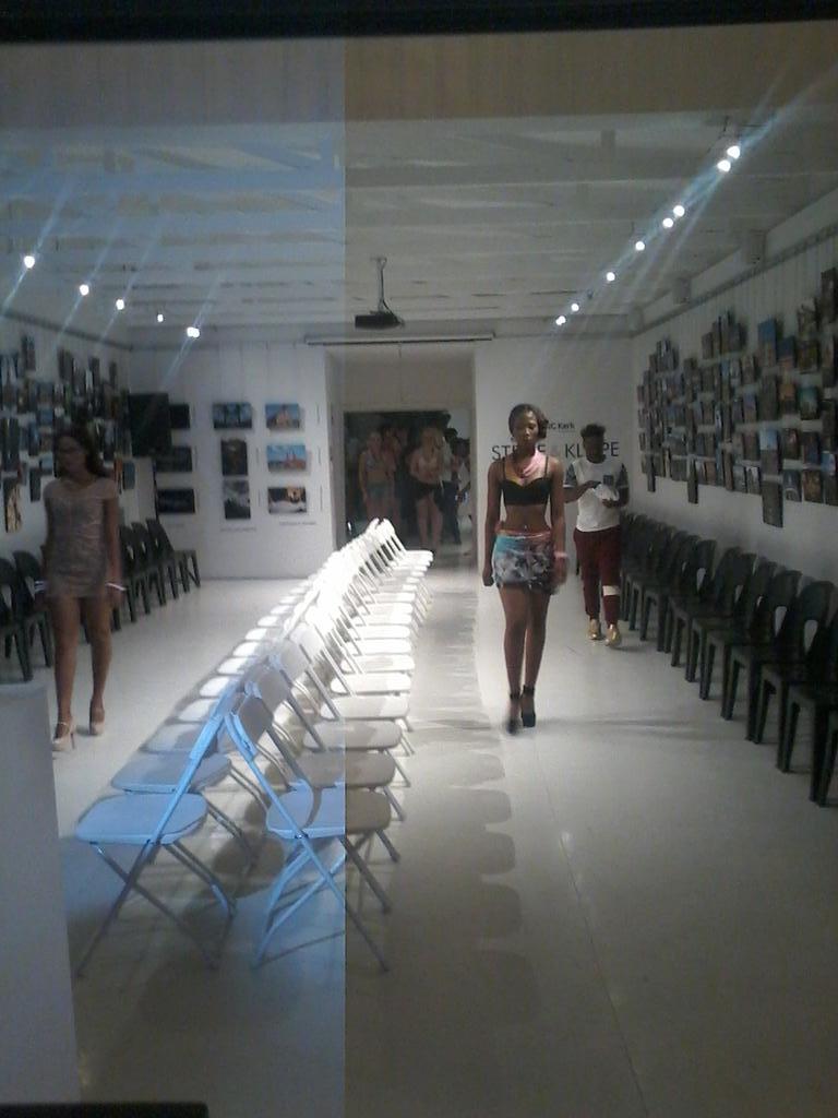 SBS_AFRICA's tweet photo. #FWM2015 Runway preps #FashionExperience #RiseOfTheRoses #Fashion #Day2. http://t.co/tfiOxRTNuR