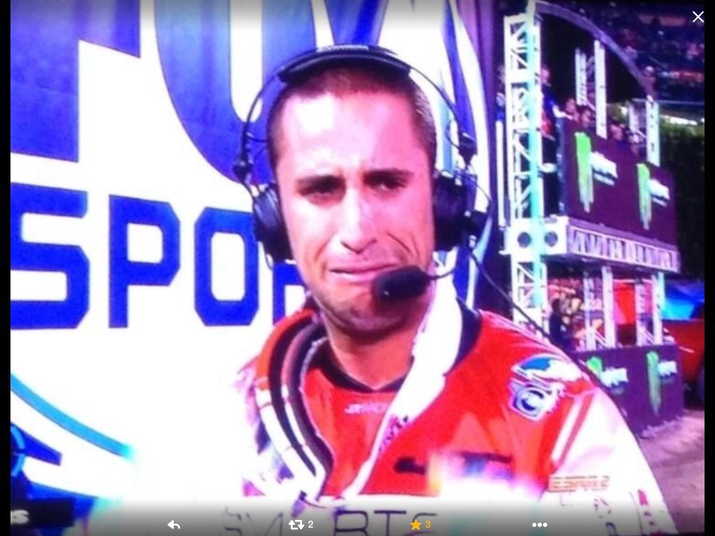 xracer110's tweet photo. When your batteries die in your brothers laser pointer! #800 #allesi http://t.co/W3KnBMewkZ