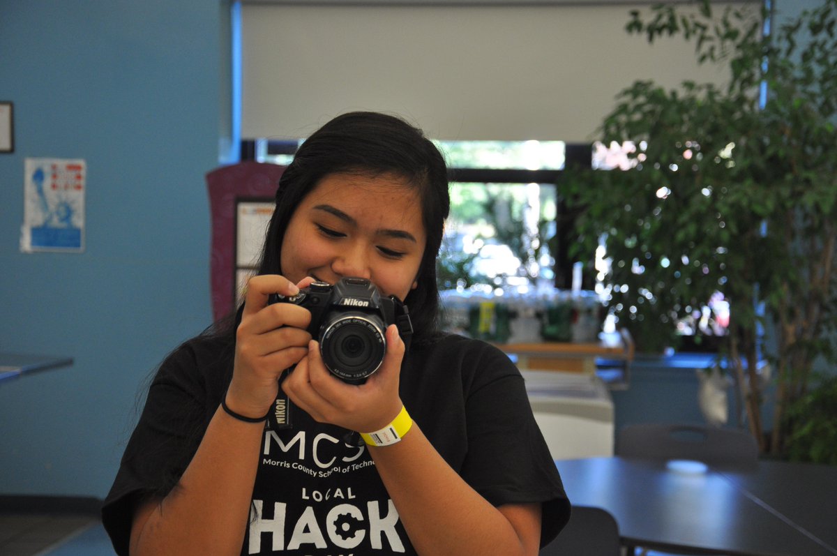 hackMCST's tweet photo. Thanks to all our volunteers making our hack day better! #hackMCST http://t.co/wVxrmcT2ri