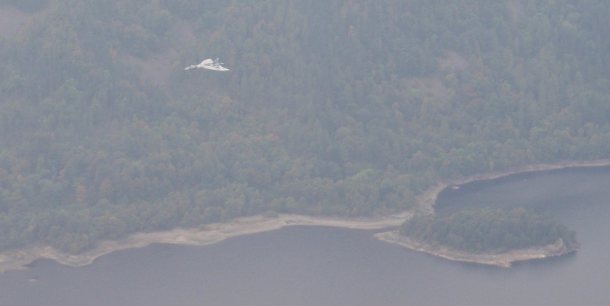 TrigPtMassage's tweet photo. Farewell flight of #xh558 #avrovulcan @Thirlmere wonderful to see her again, safe landing and see you static sometime http://t.co/0MekU2q93v