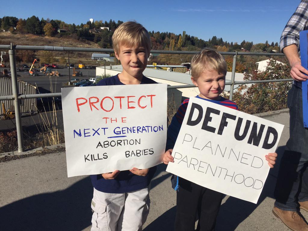 foucachon's tweet photo. My boys: #DefundPlannedParenthood #PPProtest http://t.co/2LwoYExFbE