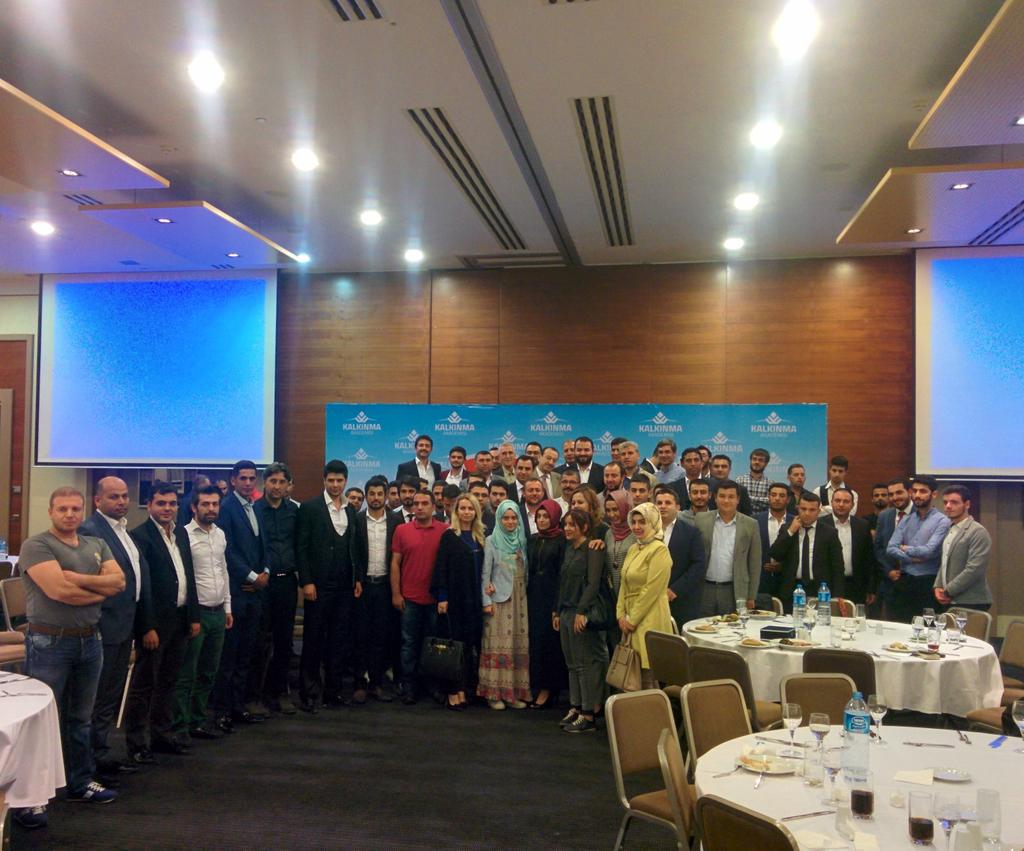 kalkinmAkademi's tweet photo. Genç Liderler Buluşması sona erdi. Tüm katılımcılara ve Gençlerin Abisi @omerekinci'ye teşekkür ederiz. http://t.co/VmgzZJIRHm