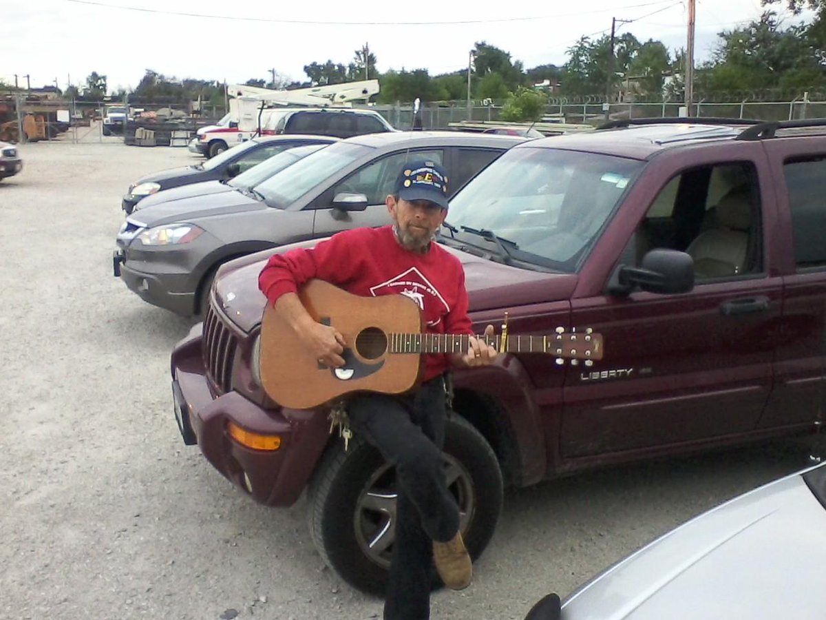 JavaJoeHam5's tweet image. @ohboyrecords Wrote song I think John Prine might like.
Title: "GRANDMAS PLACE". Any suggestions?
Happy B'day, John!!